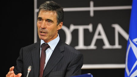 Anders Fogh fortsætter til 2014