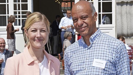 Uddannelsesminister Sofie Carsten Nielsen (R) er ikke umiddelbart klar til at imødekomme formanden for Danske Professionshøjskoler Harald Mikkelsen, som er gået i offensiven for at sikre professionshøjskolerne ret til at udbyde masteruddannelser. 