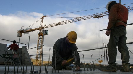 Østarbejdernes indtog på det danske arbejdsmarked har skærpet konflikten om indvandring, hvor stærke politiske og kommercielle interesser står over for hinanden.