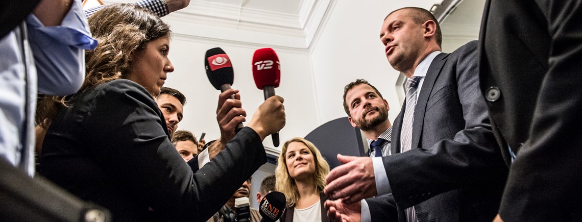 Hos Enhedslisten jubler man over afskaffelsen af gensidig forsørgerpligt, når nu det ikke lykkedes for partiet at forhandle sig frem til permanente ændringer af dagpengereformen.