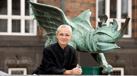 Ritt Bjerregaard mener, at der er meget at lære af bogen 