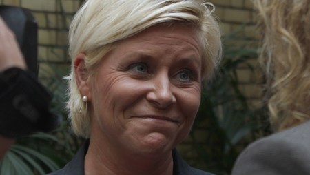 Siv Jensen har ført Fremskrittspartiet i regering for første gang. Indtil nu er det dog blevet straffet af vælgerne i meningsmålingerne.