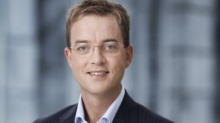 Esben Lunde Larsen fra Venstre mener, at uddannelsesministeren skyder ved siden af med de nye krav om social mobilitet i de videregående uddannelsers kontrakter med ministeriet, de såkaldte udviklingskontrakter. 