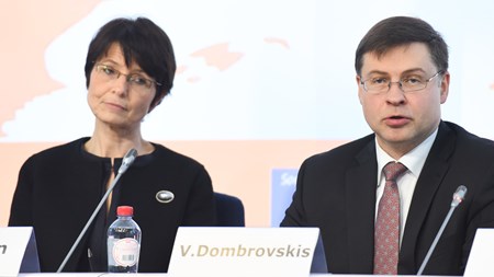 EU's beskæftigelseskommissær, Marianne Thyssen (t.v.), og kommissionsnæstformand for social dialog Valdis Dombrovskis (t.h.) var blandt de medlemmer af EU-Kommissionen, som var sendt i marken for at relancere samarbejdet med arbejdsmarkedets parter.