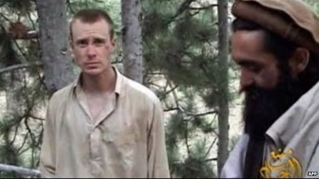 Bowe Bergdahl, der havde været tilfangetaget af Taleban, blev udvekslet med fem Talebanledere i 2014.