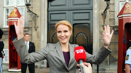 Helle Thorning-Schmidt (S) på Amalienborg Slotsplads efter at have udråbt sin første regering i 2011. 