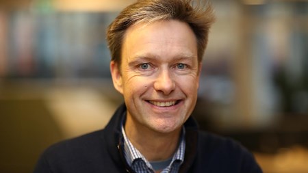 Det er ulogisk, at medicinudgifterne igen skal stå for skud, skriver Mads Tang Dalsgaard, country director i lægemiddelvirksomheden Amgen Danmark.