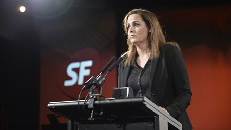 SF-formand skyder på regeringen