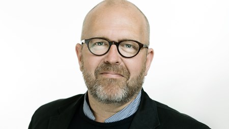 Højere fartgrænser giver flere uheld og færre cyklister, skriver Klaus Bondam, direktør for Cyklistforbundet. 