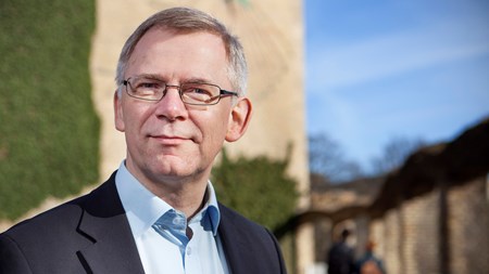 Rektor Brian Bech Nielsen fra Aarhus Universitet er en af de rektorer, der kan begynde at koncentrere sig om nye mål, efter universitetet i Aarhus er tæt på at få balance i økonomien. Sidste år var underskuddet på 12 millioner kroner. 