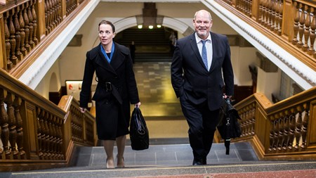 Miljøminister Kirsten Brosbøl (S) og by-, bolig, og landdistriktsminister Carsten Hansen (S) præsenterede torsdag en række forslag til at styrke væksten i de danske yderområder. Planloven var i centrum.