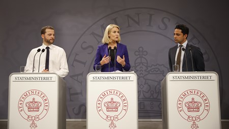 Ved et pressemøde i Statsministeriet torsdag præsenterede statsminister Helle Thorning-Schmidt (S), økonomi- og indenrigsminister Morten Østergaard (R) og social- og børneminister Manu Sareen (R) regeringens børnepakke med titlen 