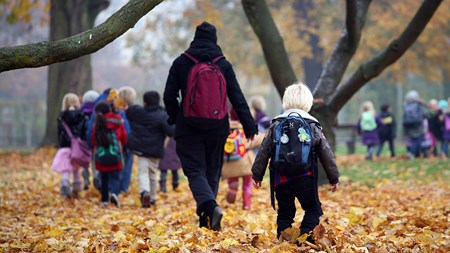 Regeringen vil med sin nye børnepakke vise, hvad der kan blive råd til, hvis ikke den offentlige sektors økonomi bliver underlagt nulvækst.