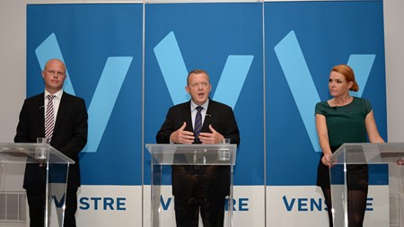 Vinder blå blok, er det ikke urealistisk med den første V-regering siden 1975. Lars Løkke Rasmussen (V) vil dog arbejde for at få flere partier med i en ny regering, vurderer professor.