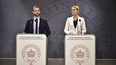 Statsminister Helle Thorning-Schmidt (S) og økonomi- og indenrigsminister Morten Østergaard (R) præsenterede ved et pressemøde i Statsministeriet tirsdag regeringens nye velfærdsudspil med titlen 