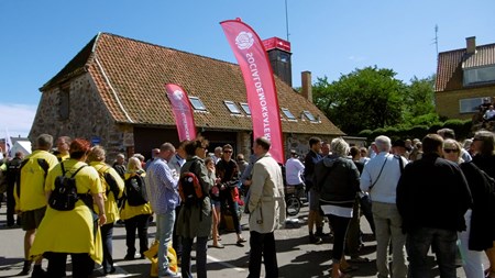 For femte år i træk danner Bornholm rammerne for Folkemødet. I år med væsentlig færre folketingspolitikere end sidste år.