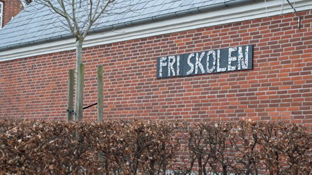 Nye friskoler skyder op som erstatning for lukkede folkeskoler - men i København er tendensen lige modsat. Her er kun få friskoler, og kommunen bygger nye folkeskoler.