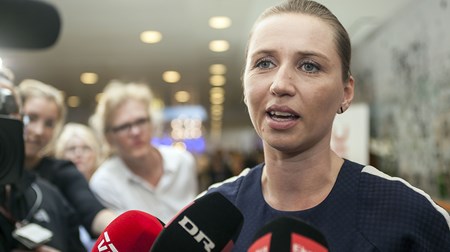 Kort efter Mette Frederiksen blev konstitueret som ny formand, meldte hun klart ud, at S med hende i spidsen gerne laver brede politiske aftaler. Blandt andet på velfærds- og udlændingeområdet. 