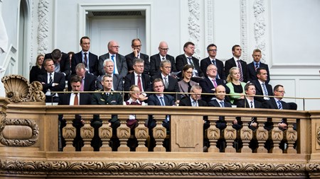 Departementscheferne samlet ved Folketingets åbning i oktober 2014. Med den nye Venstre-regering bliver der færre ministerier og dermed departementschefer. 