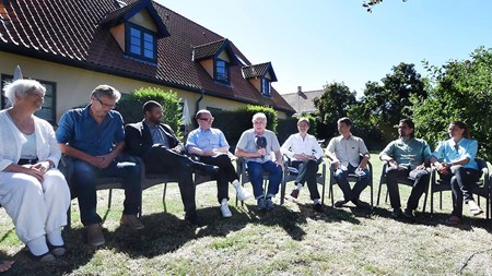 Alternativets ni folketingsmedlemmer arrangeret i rundkreds efter partiets sommergruppemøde i Svaneke.