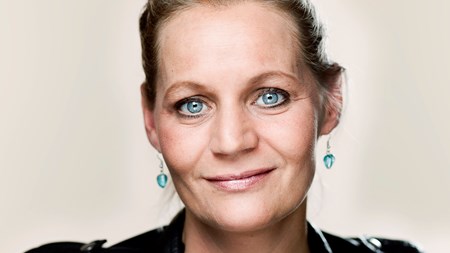 Social- og indenrigsminister Karen Ellemann (V) bør snarest mulig sikre en politisk aftale om nye voksenbestemmelser, skriver Karina Adsbøl (DF). 