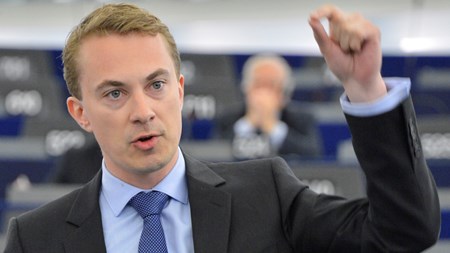 Skrivebordsgeneralerne har været på spil, mener DF's Morten Messerschmidt, der nu vil rejse sagen over for EU-Kommissionen i Bruxelles.