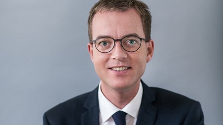 “Jeg er enormt glad for at se, at et flertal af danskerne er enige i regeringens politik,” siger uddannelses- og forskningsminister Esben Lunde Larsen (V).