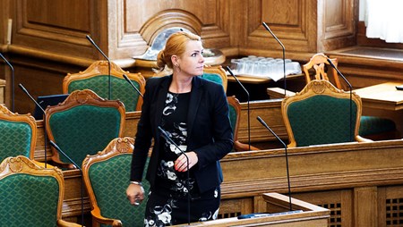 Onsdag bad integrationsminister Inger Støjberg (V) Indfødsretsudvalget om at genbehandle 2.500 dispensationssager om statsborgerskab. Torsdag har udvalget så igen givet dispensation i alle sager. 