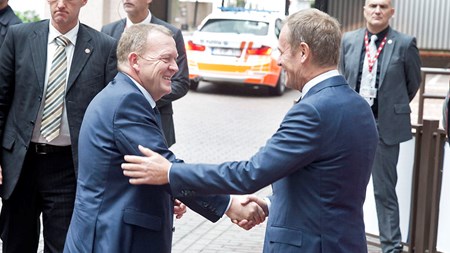 Statsminister Lars Løkke Rasmussen (V) og formand for Det Europæiske Råd Donald Tusk er blandt deltagerne i det ekstraordinære topmøde i Bruxelles onsdag aften.