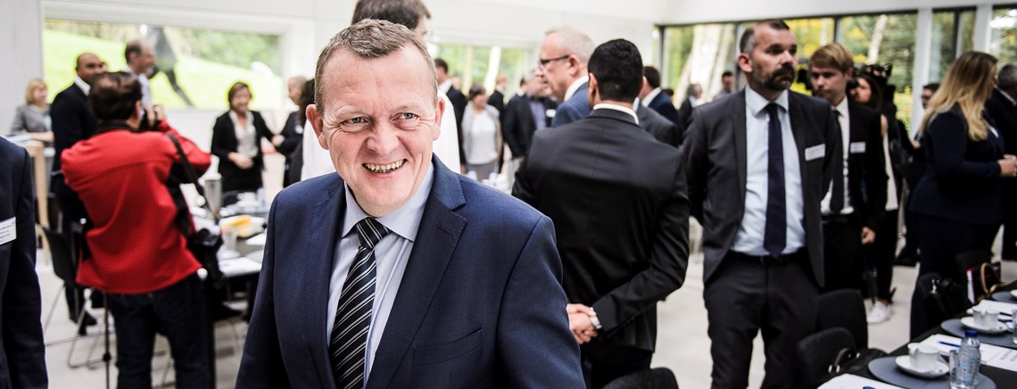 Statsminister Lars Løkke Rasmussen (V) præsenterer en stor integrationsplan ved årsskiftet. Det meddelte han oven på topmødet i civilsamfundet torsdag. 