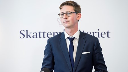 Lad nu Lauritzen beholde sit ministerium hele denne valgperiode, skriver David Trads om den nye V-regerings skatteminister. 