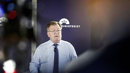 Finansminister Claus Hjort Frederiksen (V) præsenterede tirsdag en finanslov, hvor forskning og uddannelse kommer til at bære nogle af de største besparelser. I alt løber besparelsen op i omkring 1,8 milliarder kroner næste år.