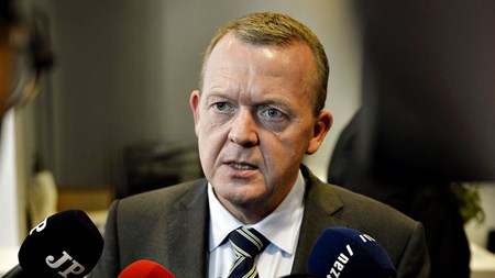 Løkke præsenterer ny forsvarsminister klokken 11