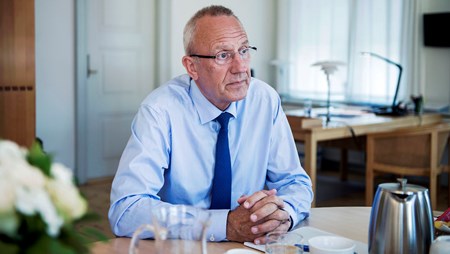 Beskæftigelsesminister Jørn Neergaard Larsen (V) præsenterede i dag regeringens udspil til et moderne kontanthjælpsloft.