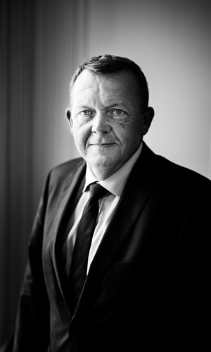 Blå bogFødt 1964Statsminister fra 28. juni 2015Statsminister fra april 2009 til okt. 2011Finansminister: 2007-2009Indenrigs- og sundhedsminister: 2001-2007Amtsborgmester i Frederiksborg Amt: 1998-2001Formand for Venstre siden 2009Medlem af Folketinget siden 1994Uddannet jurist fra Københavns UniversitetGift med Sólrun Løkke Rasmussen, far til tre børn.