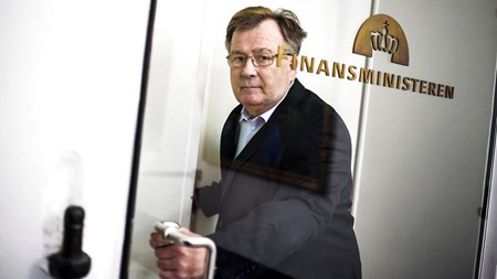 Som finansminister er det Claus Hjort Frederiksen (V), der byder alle Folketingets partier til forhandlinger om næste års finanslov.