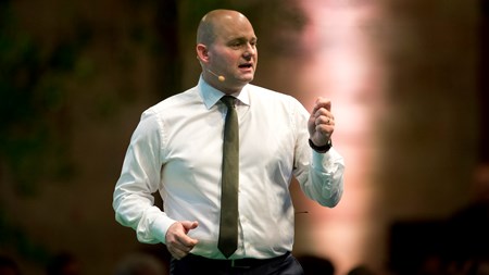 K-formand Søren Pape Poulsen på scenen i Herning Kongrescenter, hvor Konservative lørdag holdt landsråd. 