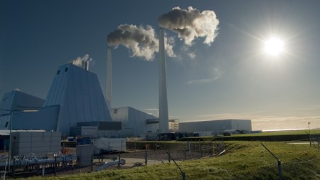 De danske energierhverv er i international topklasse, men den position er i fare på grund af regeringens kurs, lyder kritikken fra en anerkendt energiforsker. 