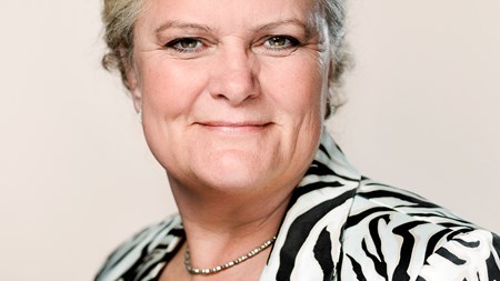 Dansk Folkepartis sundhedsordfører, Liselott Blixt frygter, at HPV-vaccinen har bivirkninger trods den seneste undersøgelse. Blandt andet på grund af advarsler fra danske læger, piger, der har henvendt sig, og reaktioner på vaccinen fra Liselott Blixts egen datter.  