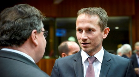 Kristian Jensen (V) og resten af EU's udenrigsministre mødes mandag i Bruxelles første gang efter terrorangrebene i Paris fredag 13. november.