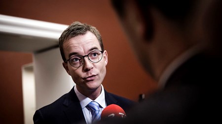 Minister giver studie-pisken videre til universiteterne