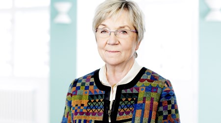 Regeringens kulturbesparelser giver et fattigere og dummere Danmark, skriver Marianne Jelved (R). 