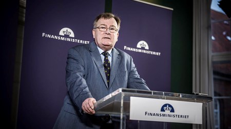 Dansk økonomi er i fremgang og råderummet i de kommende års finanspolitik vil være begrænset, slog finansminister Claus Hjort Frederiksen, da han præsenterede regeringens økonomiske redegørelse. 