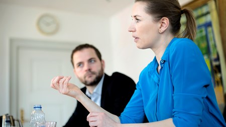 På det personlige plan er forholdet mellem Mette Frederiksen (S) og Morten Østergaard (R) fint nok, men de politiske modsætninger mellem de to gamle partnere er vokset drastisk de seneste måneder. 