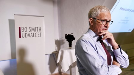 I september sidste år foreslog Bo Smith-udvalget ledet af tidligere departementschef Bo Smith, at ministerierne skal gardere sig mod den stigende mistro ved at indføre mere åbenhed om deres faglige arbejde.