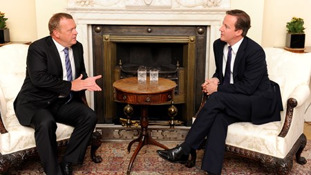 Lars Løkke på besøg hos Cameron i London. Fredag er Løkke vært, når Cameron kommer på besøg i Danmark.