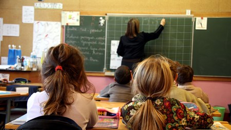 Skolelederforeningen og Børne- og Kulturchefforeningen anbefaler fem indsatser for at integrere flygtningebørn bedre.