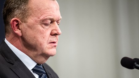 Lars Løkke Rasmussen står i en ekstremt vanskelig situation efter nederlaget i nervekrigen.