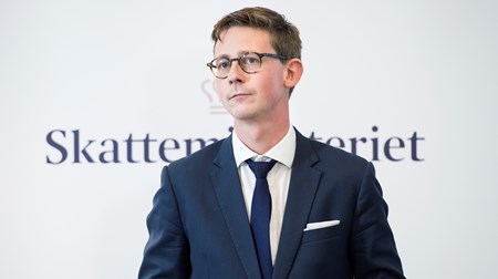 De miljøøkonomiske vismænd ser gerne, at skatteminister Karsten Lauritzen (V) hæver NOx-afgiften igen.