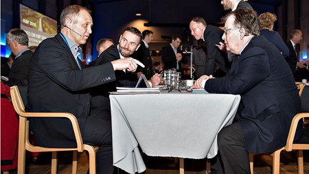 KL's formand Marin Damm (V) og finansminister Claus Hjort Frederiksen (V) mødes igen fredag for at diskutere kommunernes opgave med at modtage og integrere flygtninge.